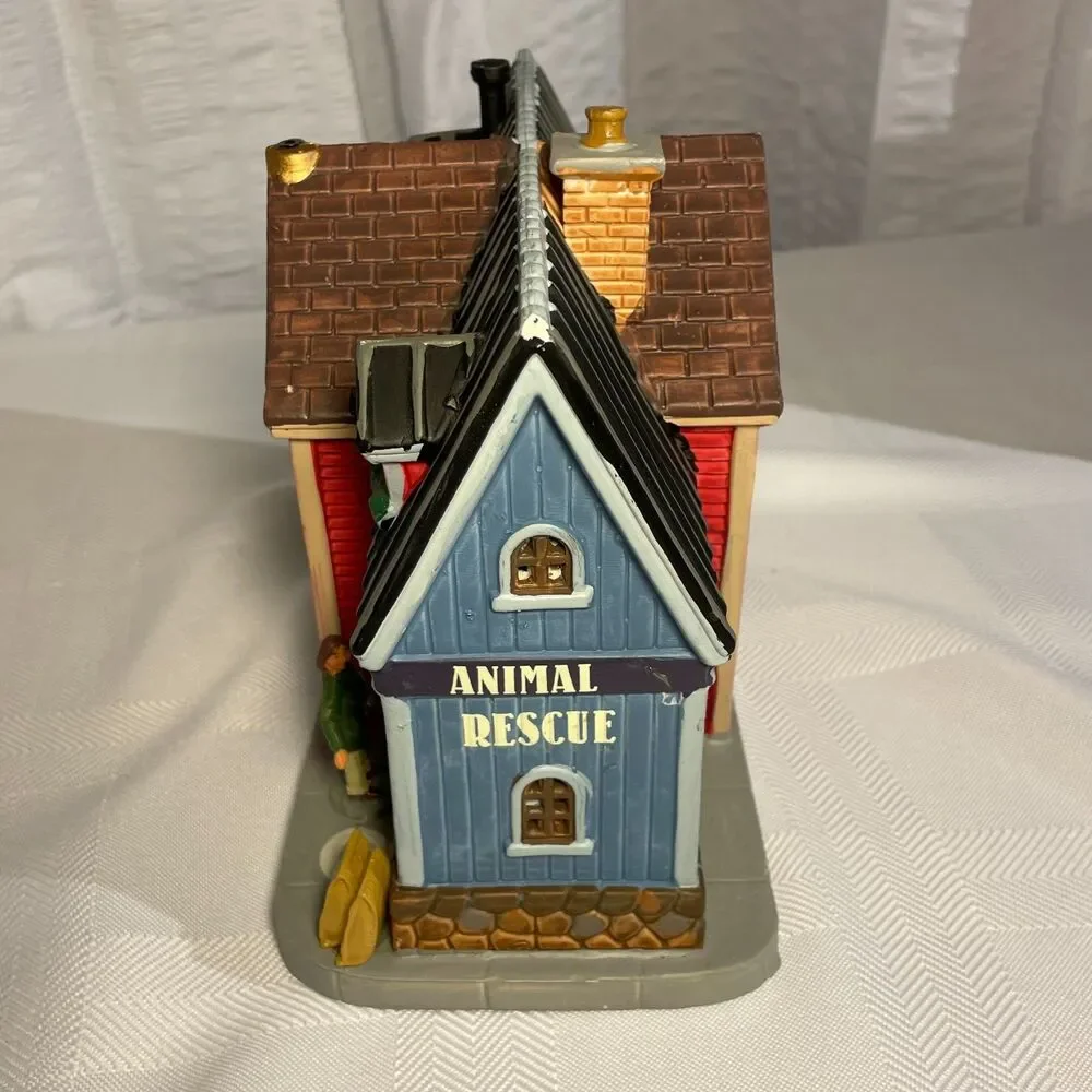Lemax Purrs N Paws Animal Shelter 65152 Retired Village Building Box 2016